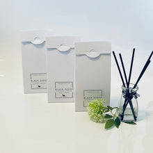 Load image into Gallery viewer, Fresh Linen Reed Diffuser