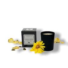 Load image into Gallery viewer, Sandalwood & Musk Signature Candle