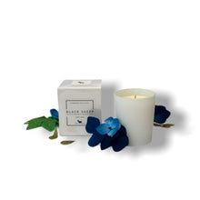 Load image into Gallery viewer, Fresh Linen Signature Candle
