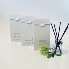 Load image into Gallery viewer, Cassis &amp; Wild Fig  Reed Diffuser
